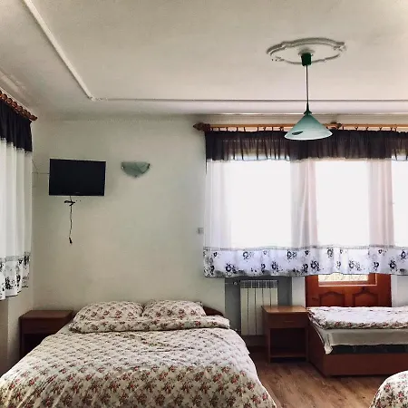 Willa Golden House *